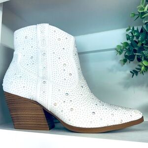 White pearl bootie
